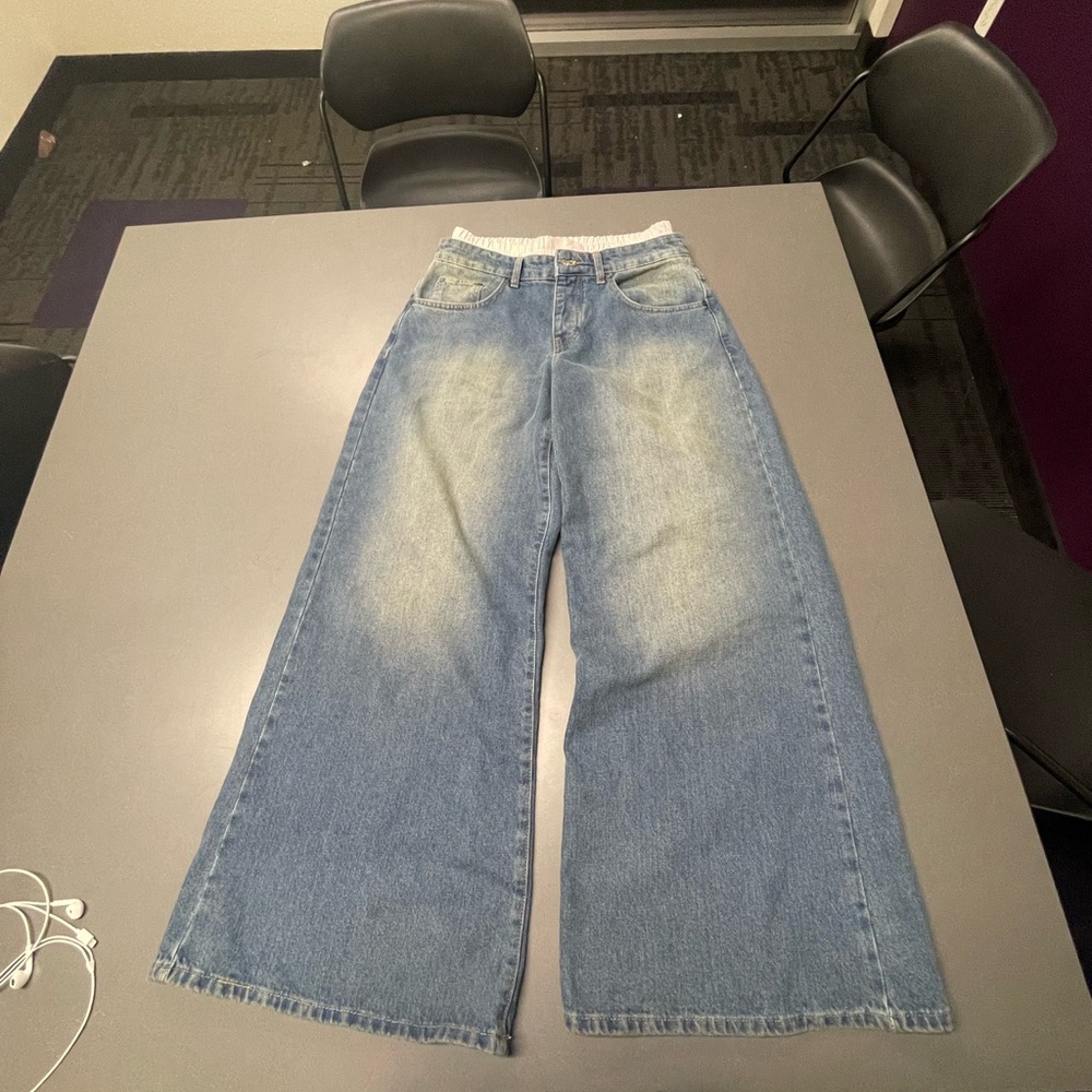 Blue Wide-Leg Jeans